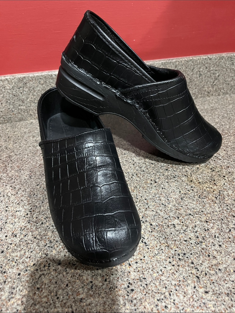 BJORK Professional Eva Croco Embossed Leather Clogs Women’s size 8.5/9